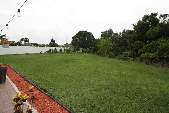 Building Photo - 1813 Hawksbill Ln