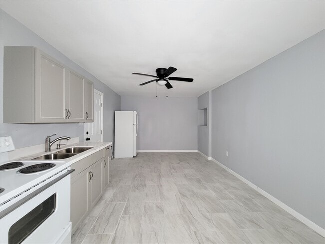 Building Photo - 5103 Karu Dr