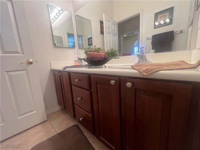 Building Photo - 6625 N Arbor Bluff Ct