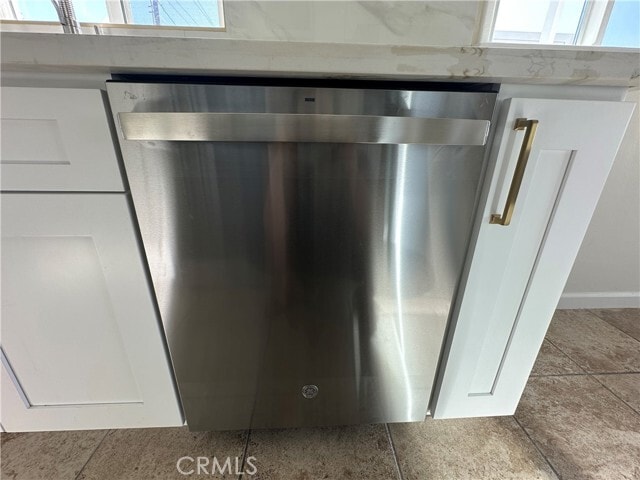 Building Photo - 933 Bayview Dr