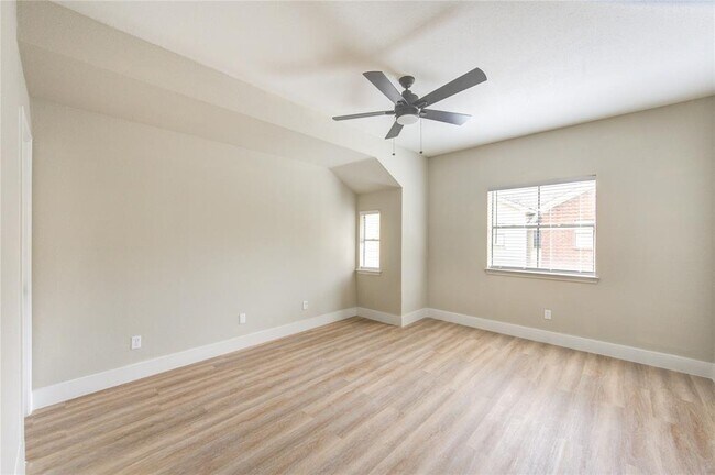 Building Photo - 1103 Dulles Ave