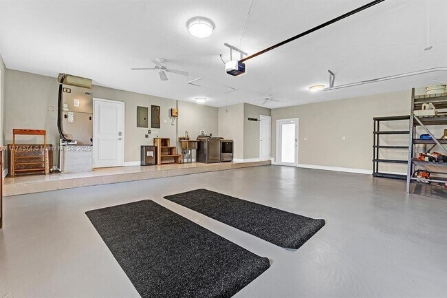 Building Photo - 10820 SW 40th St