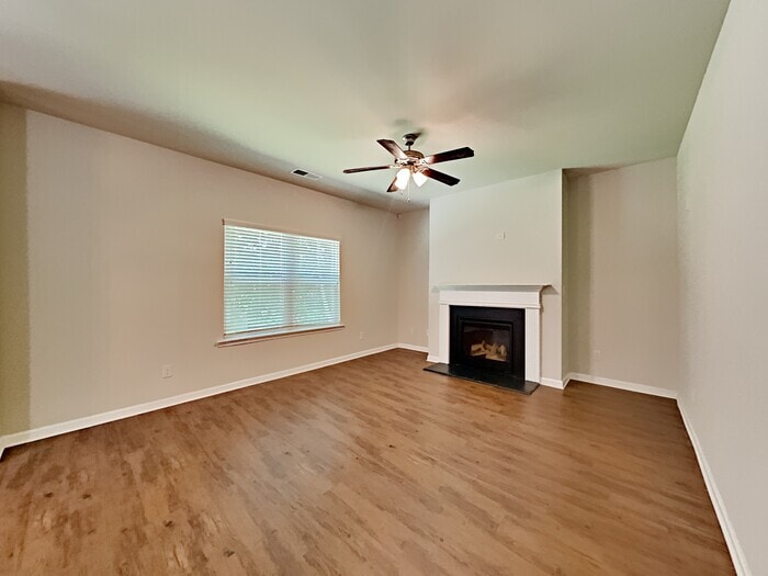 Building Photo - 385 Yasmine Cove