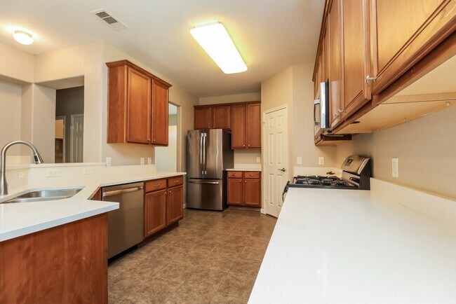 Building Photo - 443 Oak Chase Dr