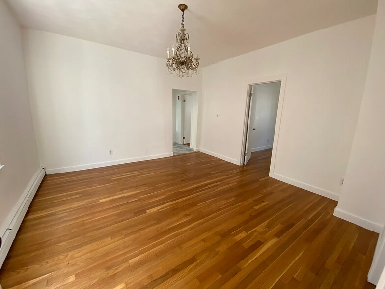 Building Photo - 88 Irving St