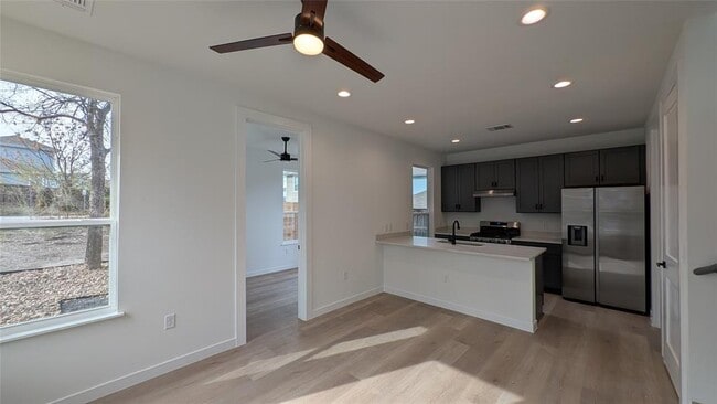 Building Photo - 2220 Yellow Jacket Ln