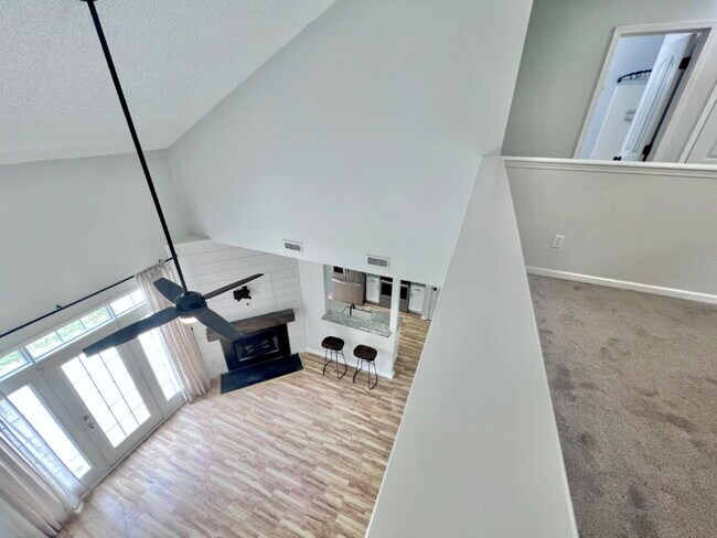 Building Photo - OPEN and SPACIOUS!