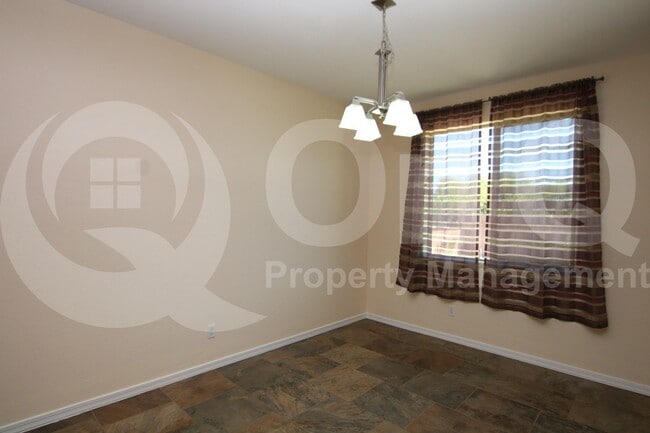 Building Photo - 1465 E Ibis St