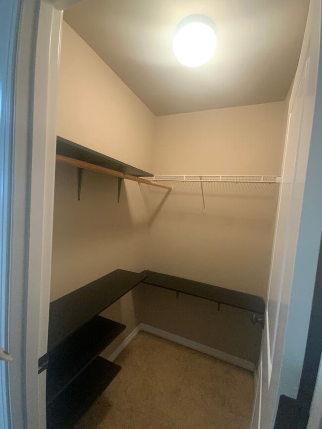 Building Photo - Beautiful Spanaway Home! Apply Today