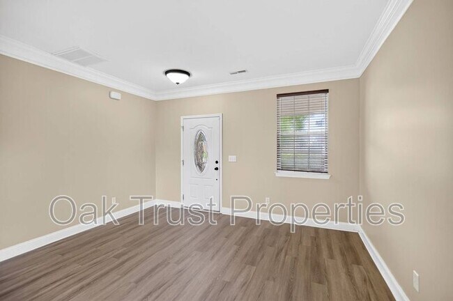 Building Photo - 7018 Bellflower Ln