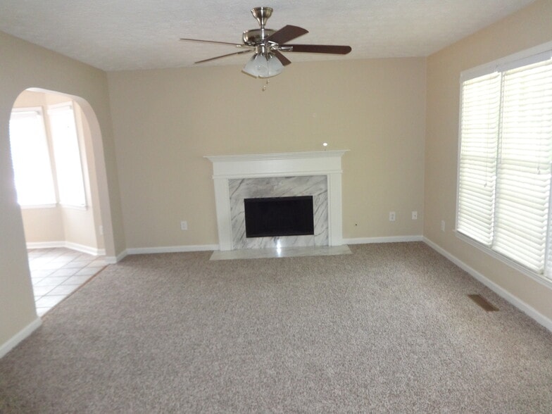 Building Photo - 278 Willow Bend Dr