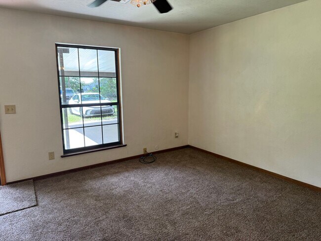 Building Photo - 16326 NW 118th Pl