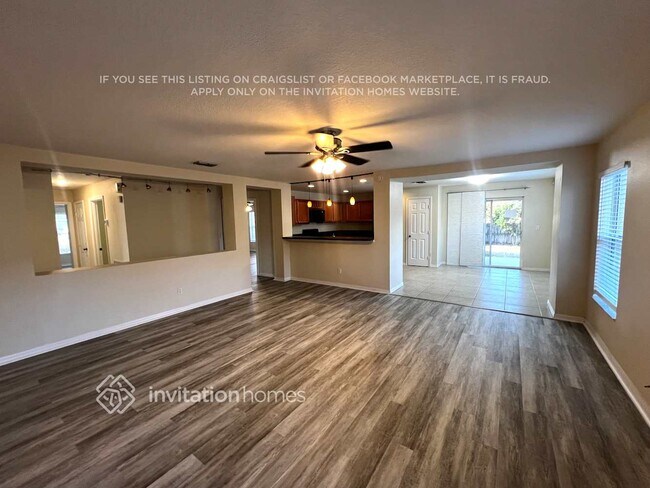 Building Photo - 391 SW Millard Dr