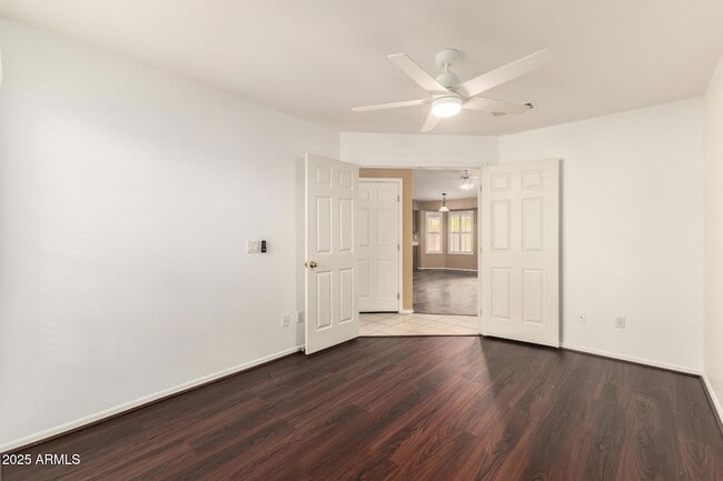 Building Photo - 15221 N 87th Dr