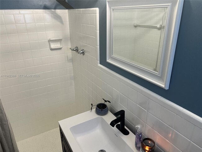 Building Photo - 8801 SW 42nd St