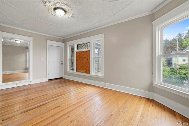 Building Photo - 1522 S State St