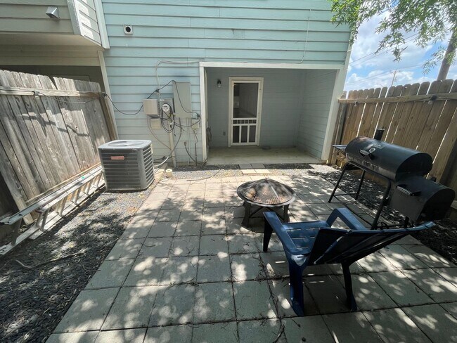Building Photo - 24 Bratton Dr