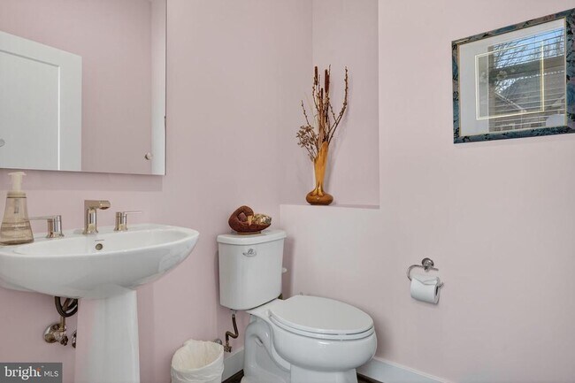 Building Photo - 3248 Royal Fern Pl