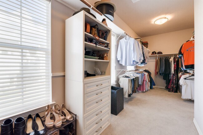 Building Photo - 1504 W 23rd St