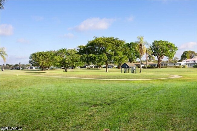 Building Photo - 3195 Boca Ciega Dr