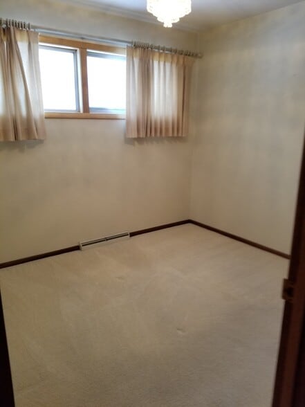 Building Photo - 1728 Middle Rd