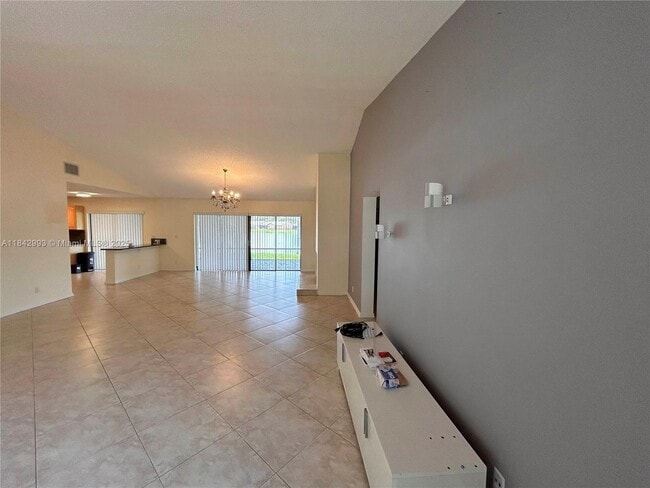 Building Photo - 1048 NW 99th Ave