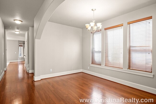 Building Photo - Spectacular 4 Bed | 2.5 Bath Single-Family Home | Quiet Haydon Highlands Neighborhood | Amazing L...