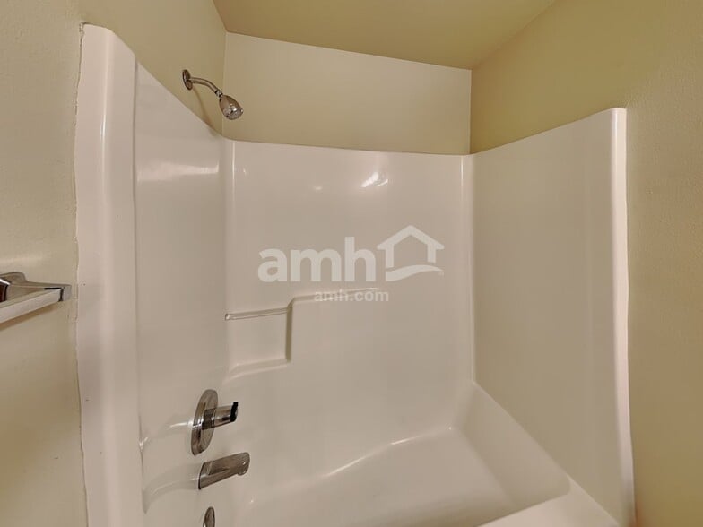 Building Photo - 16979 SW Steele Way