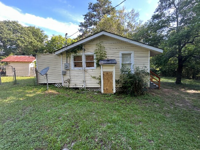 Building Photo - 107 Shirley Dr