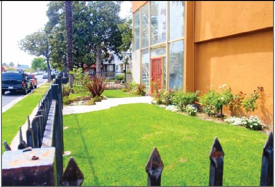 Building Photo - 411 E 97th St