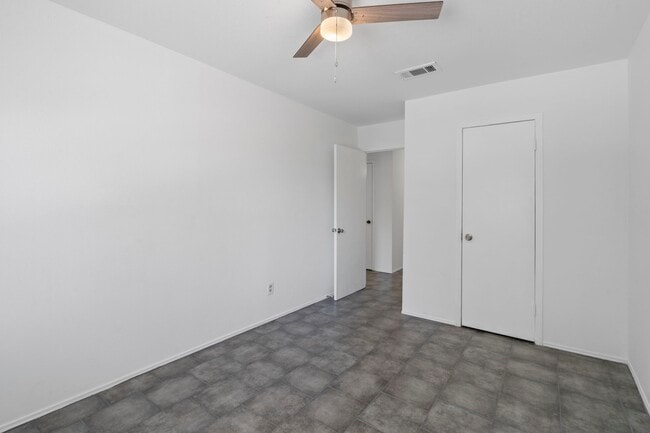 Building Photo - 5801 Lumberdale Rd