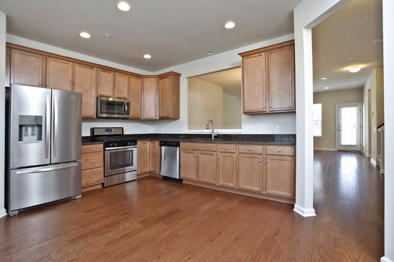 Building Photo - 1720 Beacon Ln