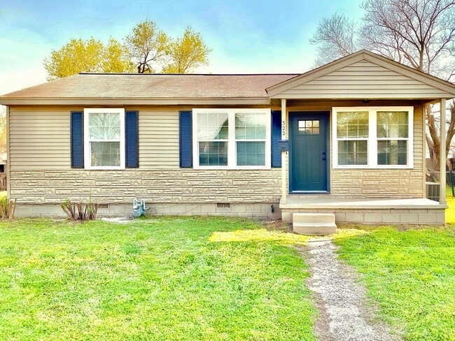 Primary Photo - Charming Jenks Home with Vintage Character...