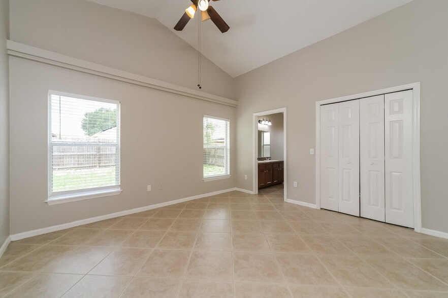 Building Photo - 10832 Rushwood Way