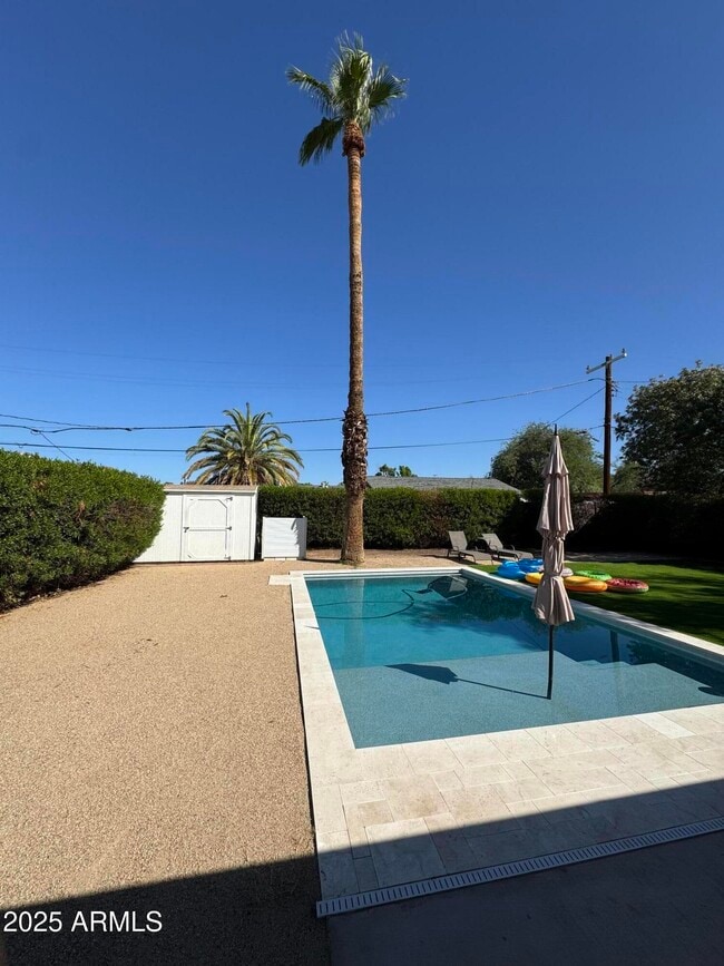 Building Photo - 334 W Glenrosa Ave