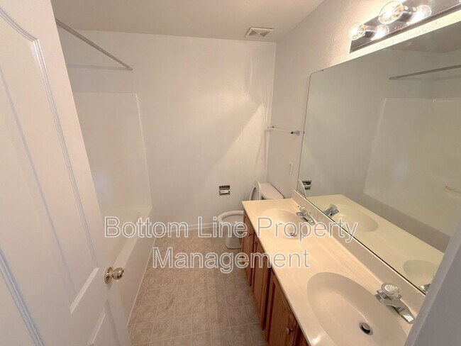 Building Photo - 13518 Quiet Stream Ct