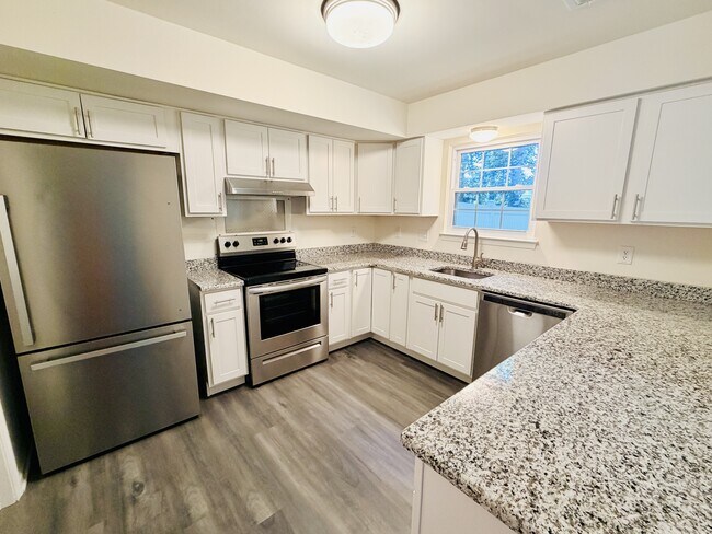 Building Photo - 168 Stoney Dr