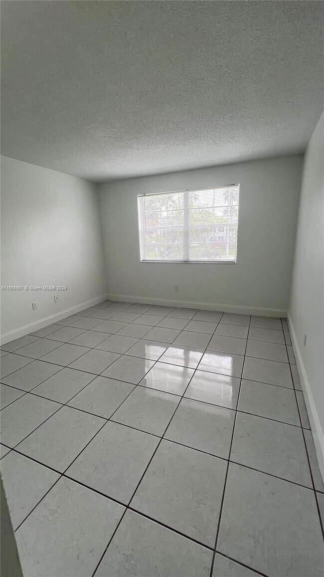 Building Photo - 4570 NW 79th Ave