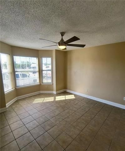 Building Photo - 4800 Pontchartrain Dr