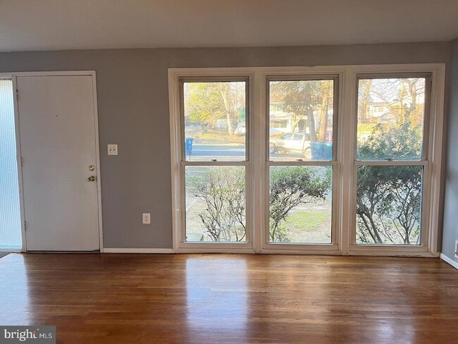 Building Photo - 6323 Fenton Ct