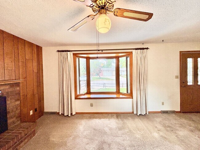Building Photo - 2ND MONTH FREE FOR LEASE STARTING BY OCTOB...