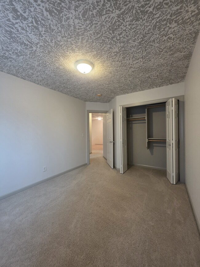 Building Photo - 4373 Hearth St NE