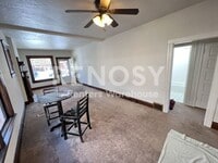 Building Photo - Charming 1 Bed / 1 Bath Duplex with basement Near Washington Park – Available Now!