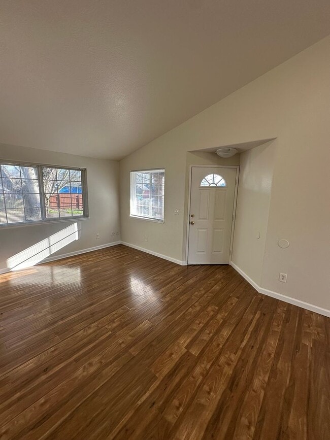 Building Photo - 1/2 Off 2nd Months' Rent