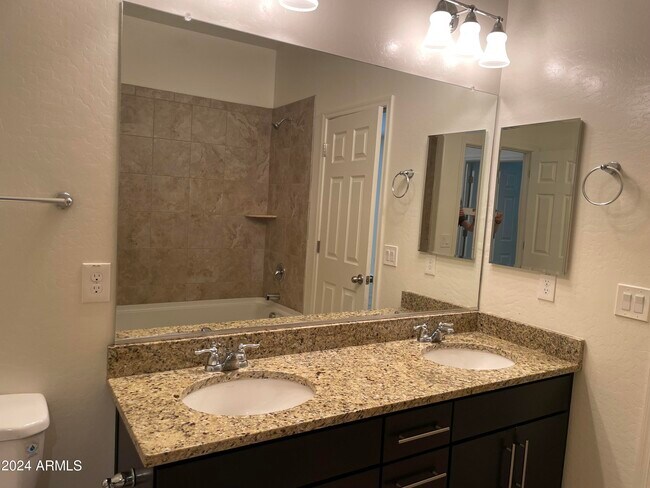 Building Photo - 3822 E Desert Broom Dr