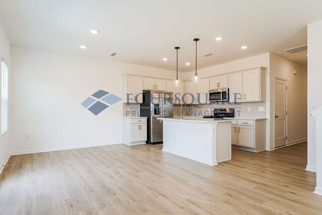 Building Photo - Stylish End-Unit Townhome with Patio & One Car Garage  – Crescent Mills, Clayton