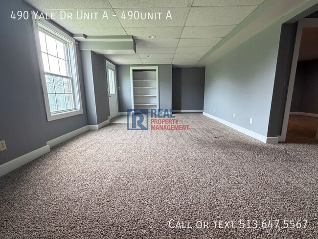 Building Photo - 490 Yale Dr