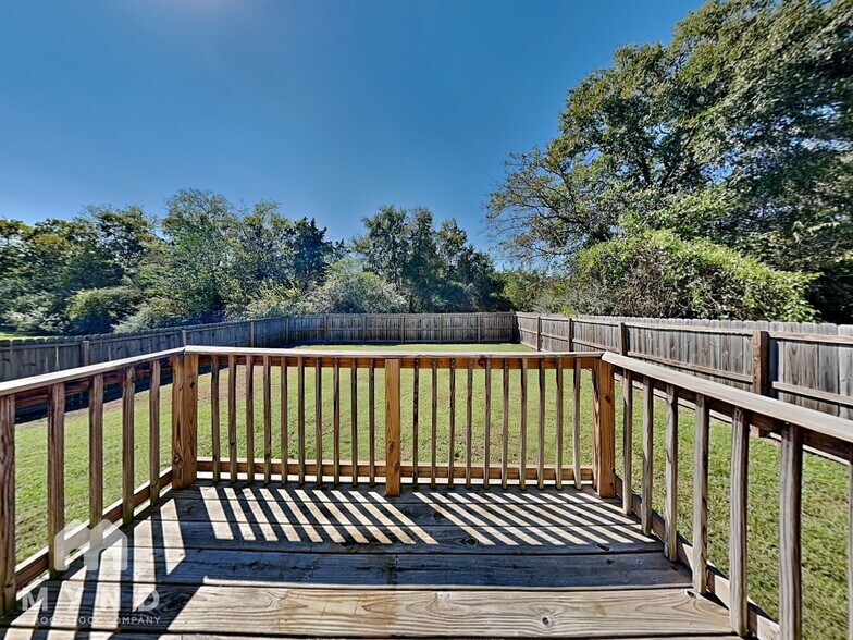 Building Photo - 721 Wildwood Dr