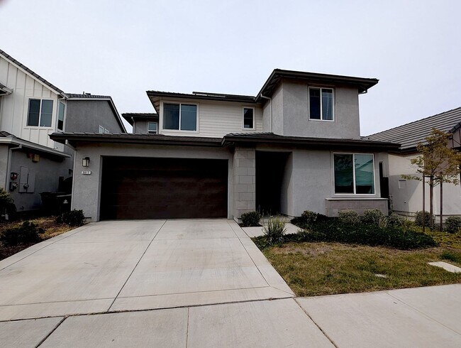 Primary Photo - Spacious 4BR, 3.5 bath House in River Isla...