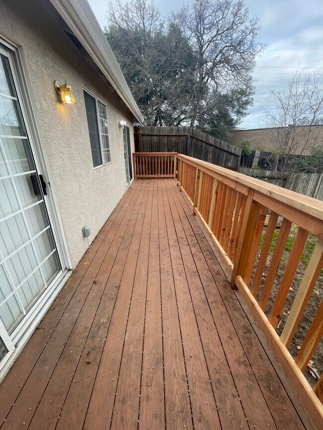 Building Photo - Beautiful Remodeled 3 Bedroom 2 Bathroom